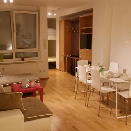 Familienfreundliche Apartments Am Park Вюрцбург Экстерьер фото